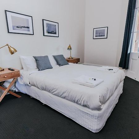 Holmesville Hotel Экстерьер фото
